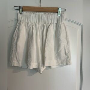 Mable Cotton White Elastic Waist Shorts Size M